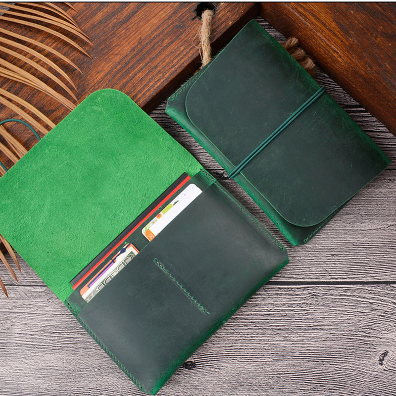 Bifold Leather Wallet - محفظة جواز سفر مصنوعة يدويًا من