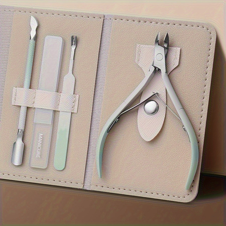 Men Accessories Combo Set - مجموعة مانيكير للرجال أدوات العناية الشخصية