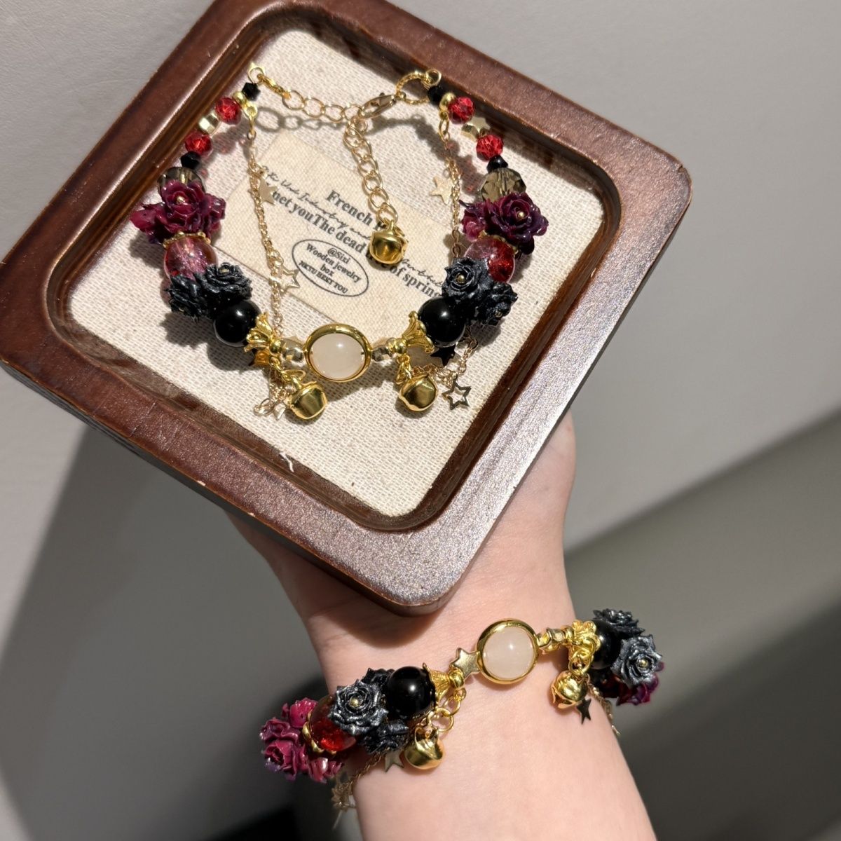 أساور نسائية مرصعة بالخرز بتصم - مراجعة Men Accessories To Wear وسعره